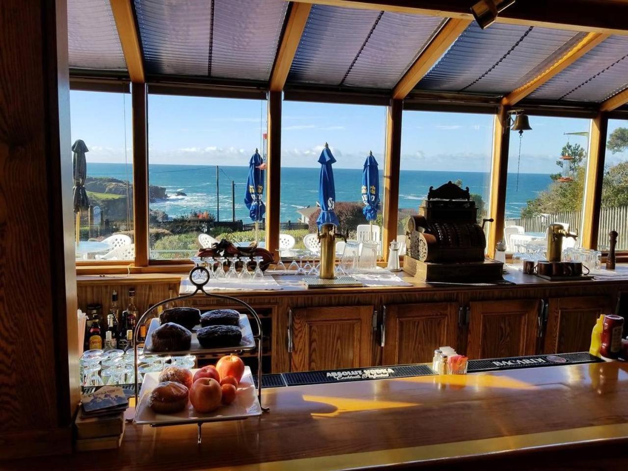 Ocean Cove Lodge Bar & Grill Walsh Landing Buitenkant foto